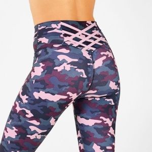 Fabletics Boost Power, High-Waisted, leggings Burgundy Camo color, size 2X